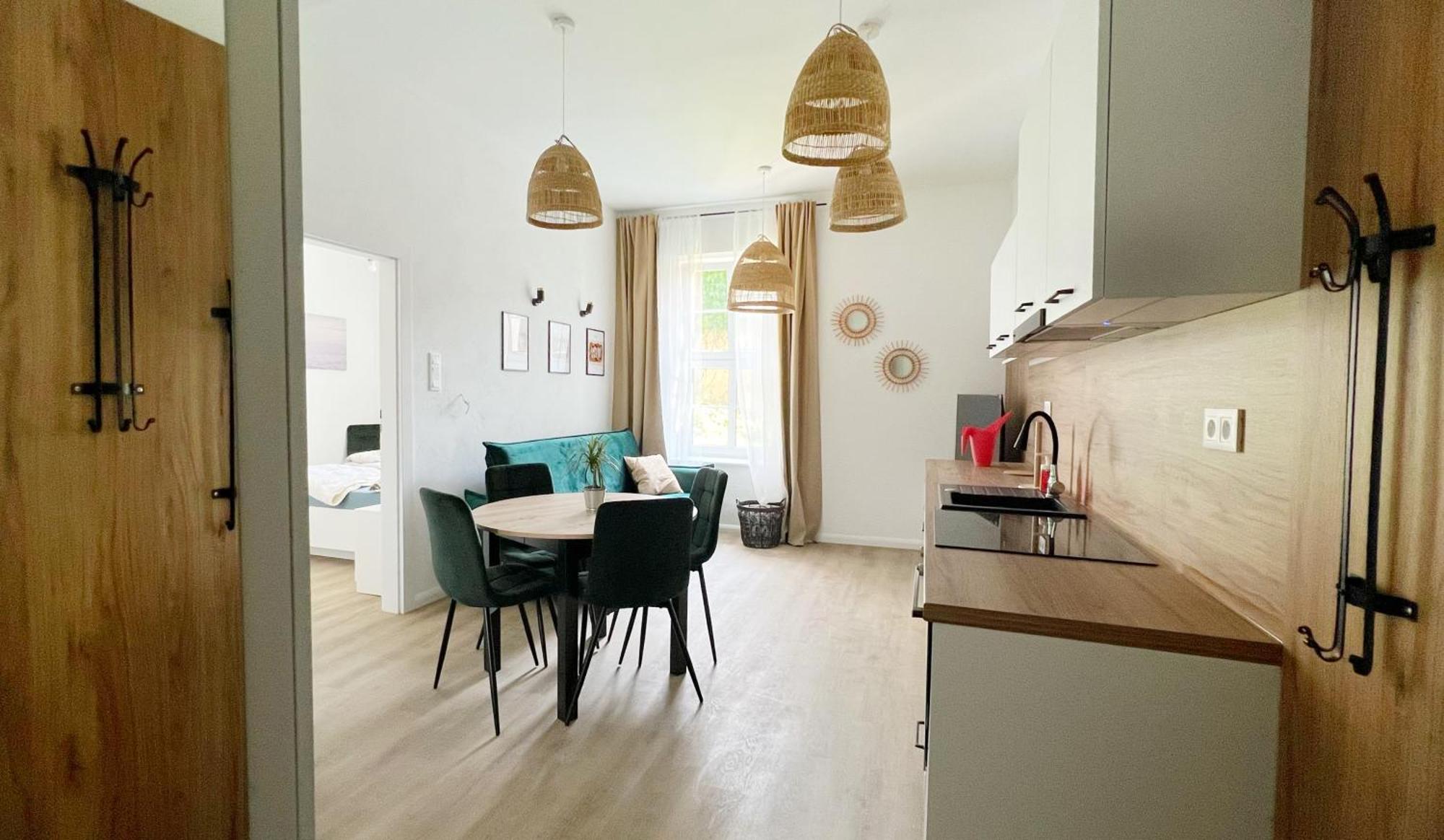 Kopernika 10 *